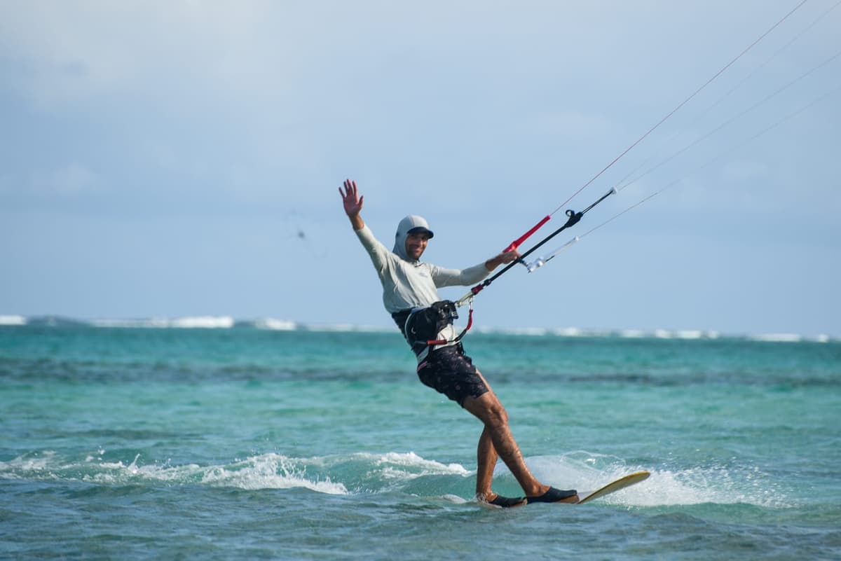Session kitesurf avec vent constant à Sakalava Bay